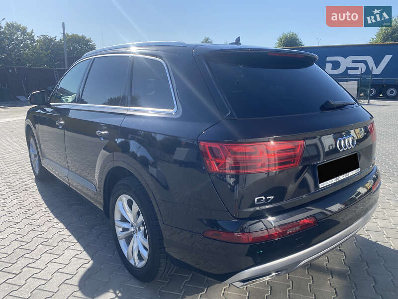 Позашляховик / Кросовер Audi Q7 2017 в Вінниці