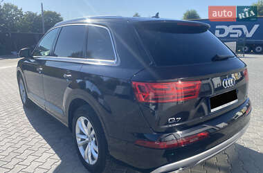 Внедорожник / Кроссовер Audi Q7 2017 в 