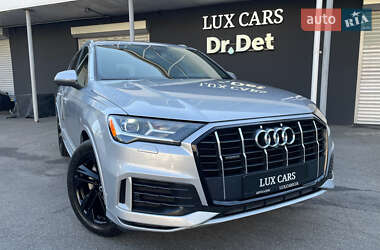 Позашляховик / Кросовер Audi Q7 2019 в 