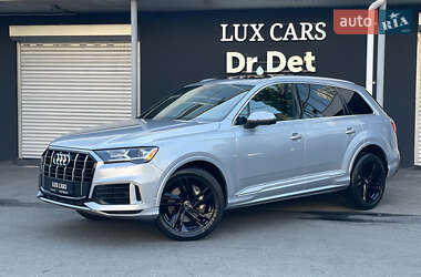 Позашляховик / Кросовер Audi Q7 2019 в 
