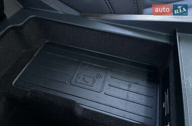 Позашляховик / Кросовер Audi Q7 2019 в 