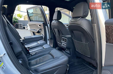 Позашляховик / Кросовер Audi Q7 2019 в 