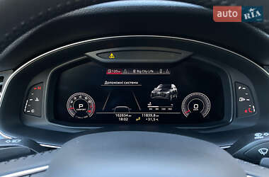 Позашляховик / Кросовер Audi Q7 2019 в 
