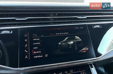 Позашляховик / Кросовер Audi Q7 2019 в 