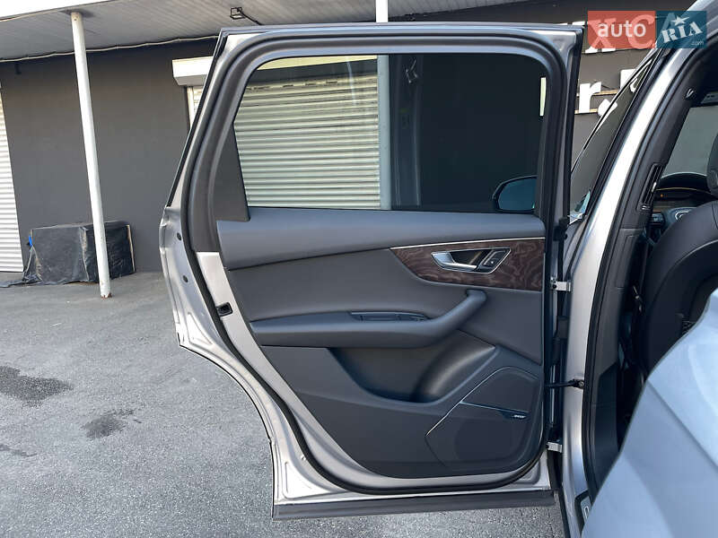 Внедорожник / Кроссовер Audi Q7 2019 в Киеве фото 82 Внедорожник / Кроссовер Audi Q7 2019 в Киеве