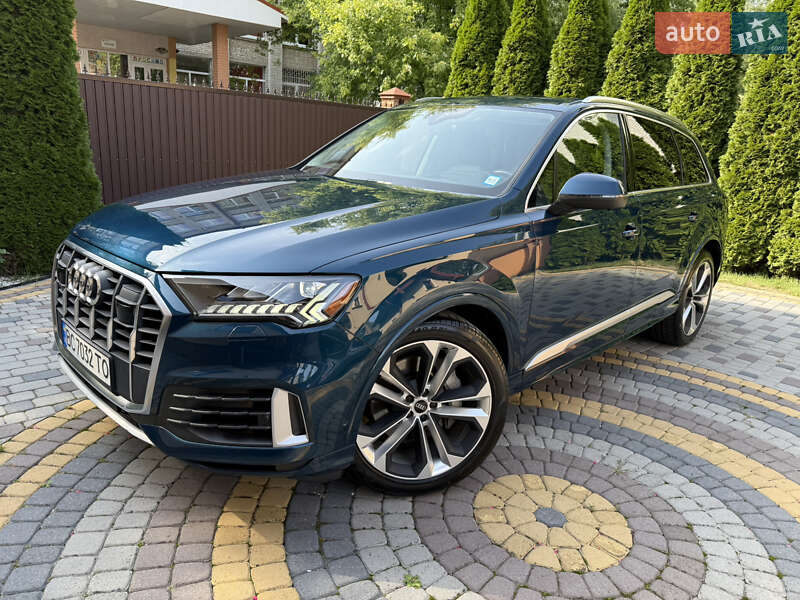 Внедорожник / Кроссовер Audi Q7 2020 в 