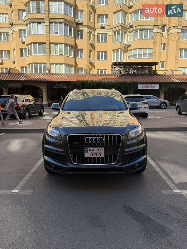 Внедорожник / Кроссовер Audi Q7 2013 в Киеве