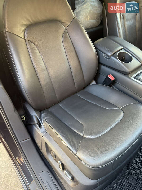 Внедорожник / Кроссовер Audi Q7 2013 в Киеве