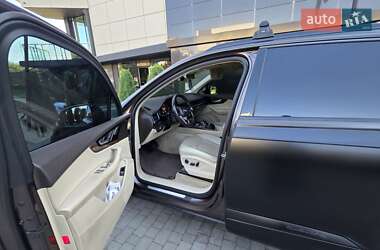 Позашляховик / Кросовер Audi Q7 2015 в 