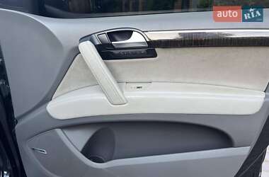 Внедорожник / Кроссовер Audi Q7 2010 в 