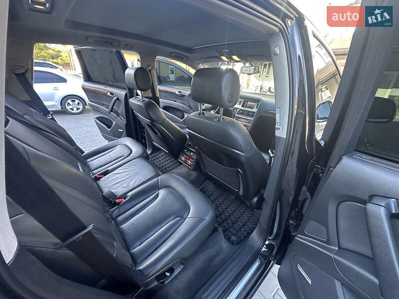 Внедорожник / Кроссовер Audi Q7 2015 в Черновцах