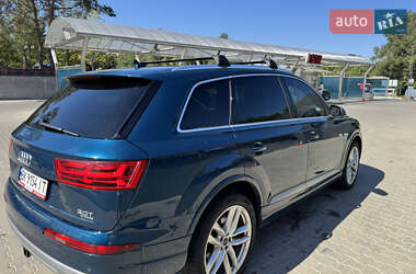 Внедорожник / Кроссовер Audi Q7 2018 в 