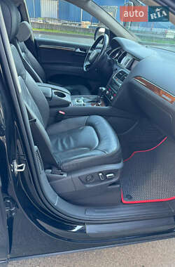 Внедорожник / Кроссовер Audi Q7 2015 в 