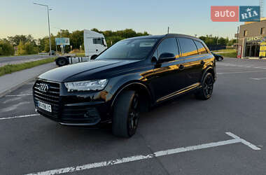 Внедорожник / Кроссовер Audi Q7 2017 в 