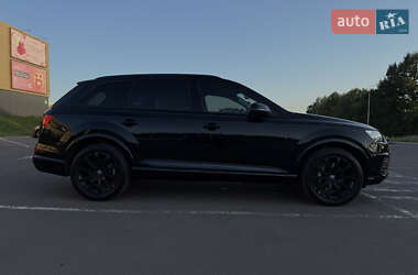 Внедорожник / Кроссовер Audi Q7 2017 в 