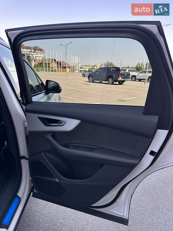 Позашляховик / Кросовер Audi Q7 2022 в Києві