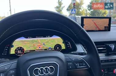 Внедорожник / Кроссовер Audi Q7 2016 в 