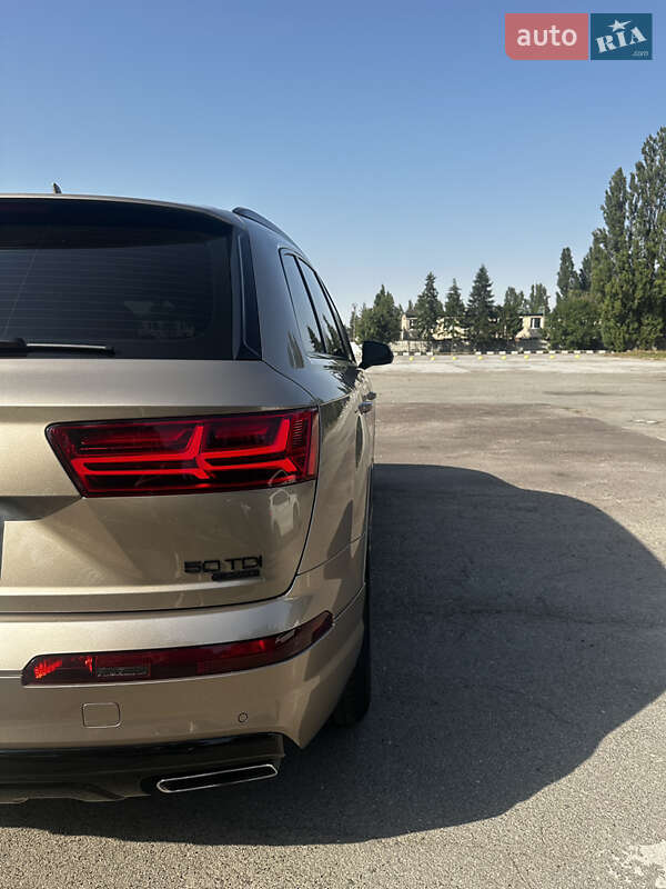 Внедорожник / Кроссовер Audi Q7 2018 в Киеве