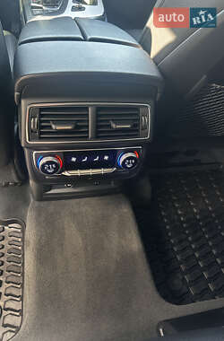 Позашляховик / Кросовер Audi Q7 2018 в 
