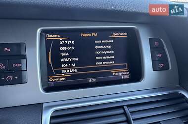 Позашляховик / Кросовер Audi Q7 2015 в 