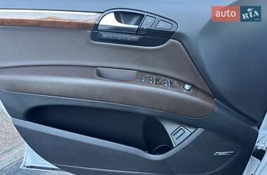 Позашляховик / Кросовер Audi Q7 2015 в 