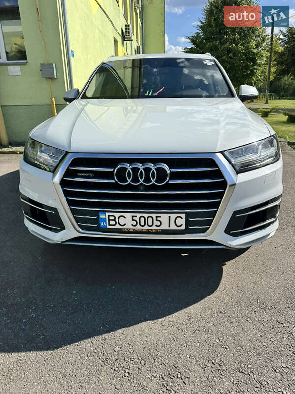 Позашляховик / Кросовер Audi Q7 2016 в 