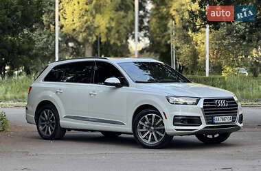 Позашляховик / Кросовер Audi Q7 2016 в 