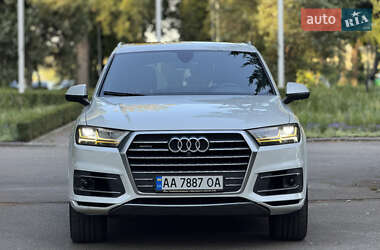 Позашляховик / Кросовер Audi Q7 2016 в 