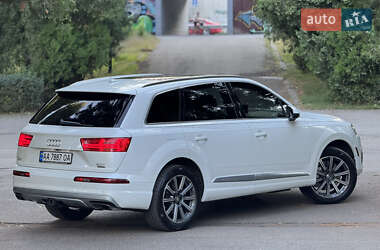 Позашляховик / Кросовер Audi Q7 2016 в 