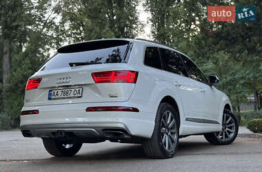 Позашляховик / Кросовер Audi Q7 2016 в 