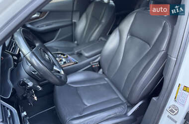 Позашляховик / Кросовер Audi Q7 2016 в 
