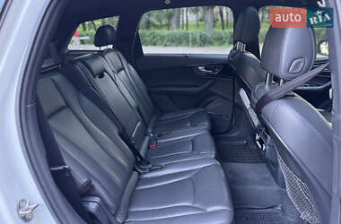 Позашляховик / Кросовер Audi Q7 2016 в 