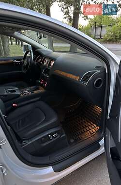 Внедорожник / Кроссовер Audi Q7 2013 в 