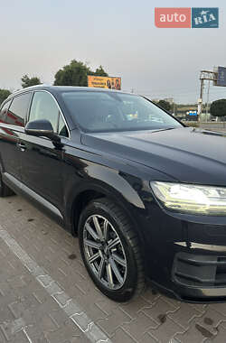 Позашляховик / Кросовер Audi Q7 2016 в 