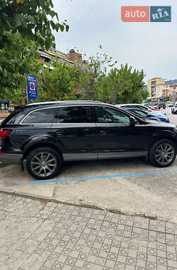 Позашляховик / Кросовер Audi Q7 2011 в 