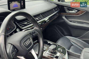 Позашляховик / Кросовер Audi Q7 2017 в 