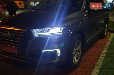 Внедорожник / Кроссовер Audi Q7 2016 в Ужгороде