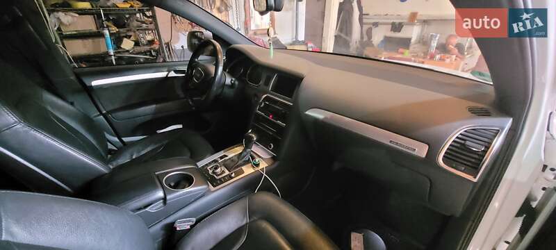 Внедорожник / Кроссовер Audi Q7 2013 в Сумах