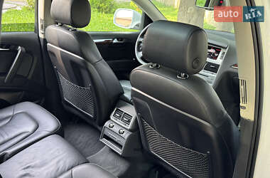 Позашляховик / Кросовер Audi Q7 2012 в 
