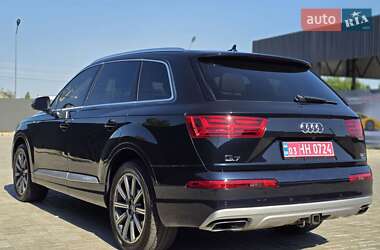 Внедорожник / Кроссовер Audi Q7 2016 в 