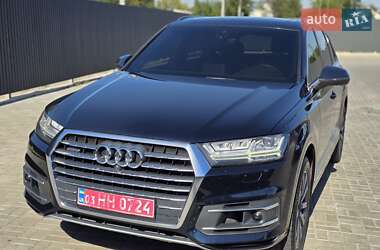 Внедорожник / Кроссовер Audi Q7 2016 в 