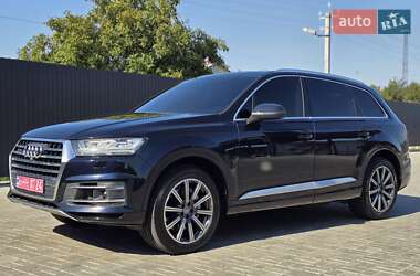 Внедорожник / Кроссовер Audi Q7 2016 в 