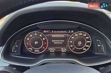 Внедорожник / Кроссовер Audi Q7 2016 в 