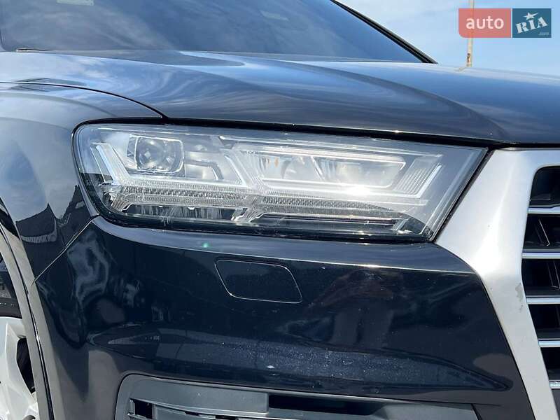 Позашляховик / Кросовер Audi Q7 2017 в Львові