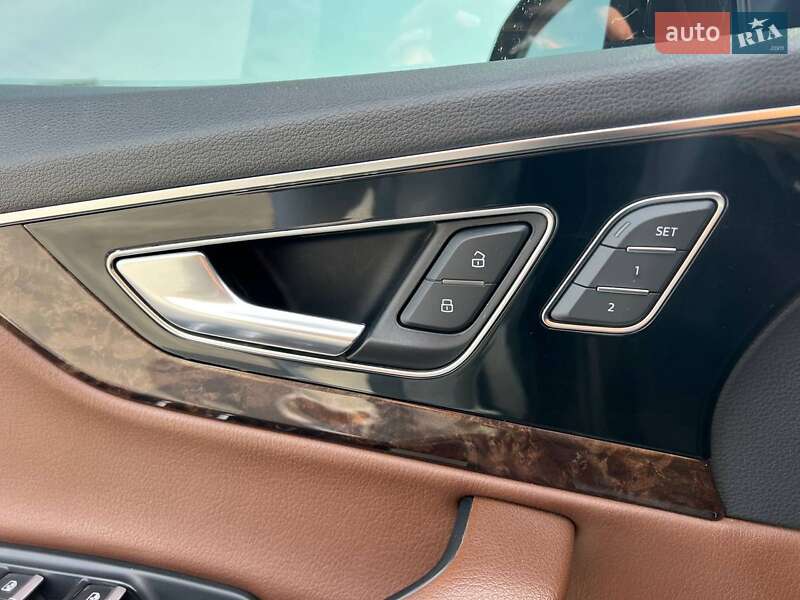Позашляховик / Кросовер Audi Q7 2017 в Львові