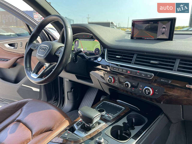 Позашляховик / Кросовер Audi Q7 2017 в Львові