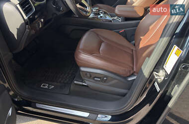 Внедорожник / Кроссовер Audi Q7 2017 в 
