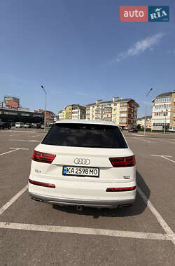 Внедорожник / Кроссовер Audi Q7 2017 в 