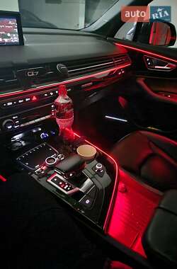 Внедорожник / Кроссовер Audi Q7 2017 в Киеве