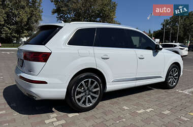 Позашляховик / Кросовер Audi Q7 2016 в 